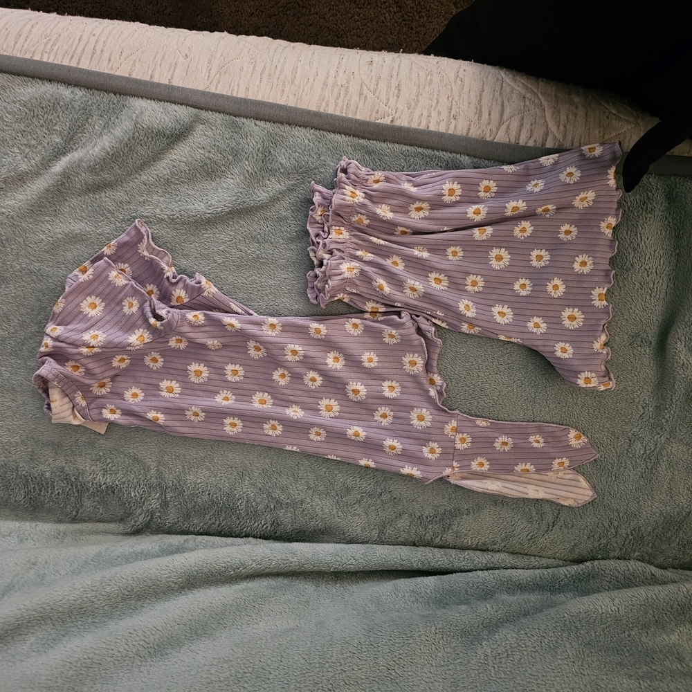 Lily Bleu Purple and White Daisy Matching Set - Picture 9 of 15